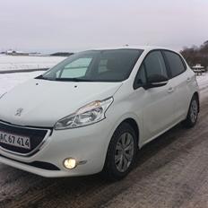 Peugeot 208 1.2 VTI Active Avenue Sport 5D (solgt)