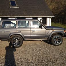 Toyota Landcruiser HJ 61