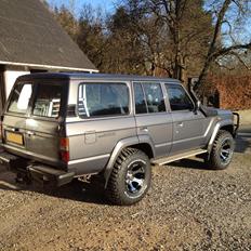 Toyota Landcruiser HJ 61