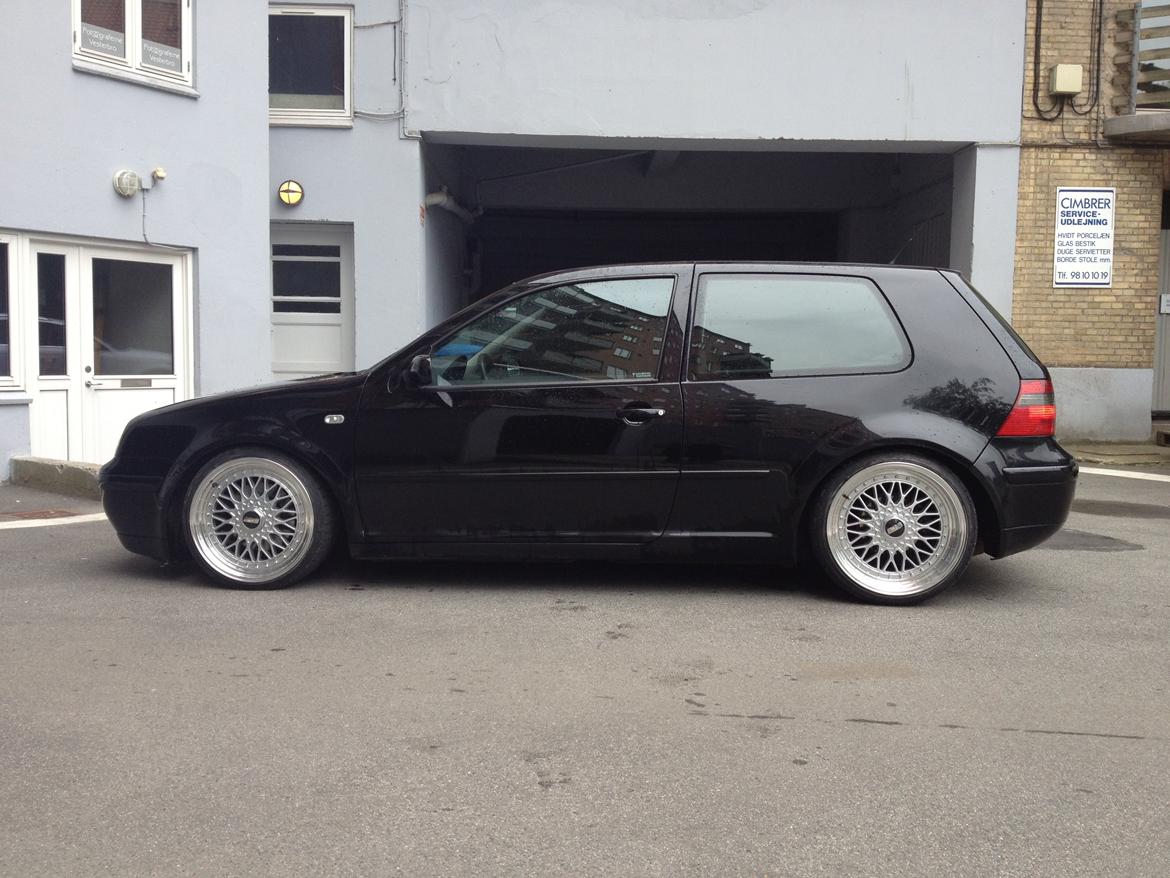 VW Golf 4 Tdi Black billede 1