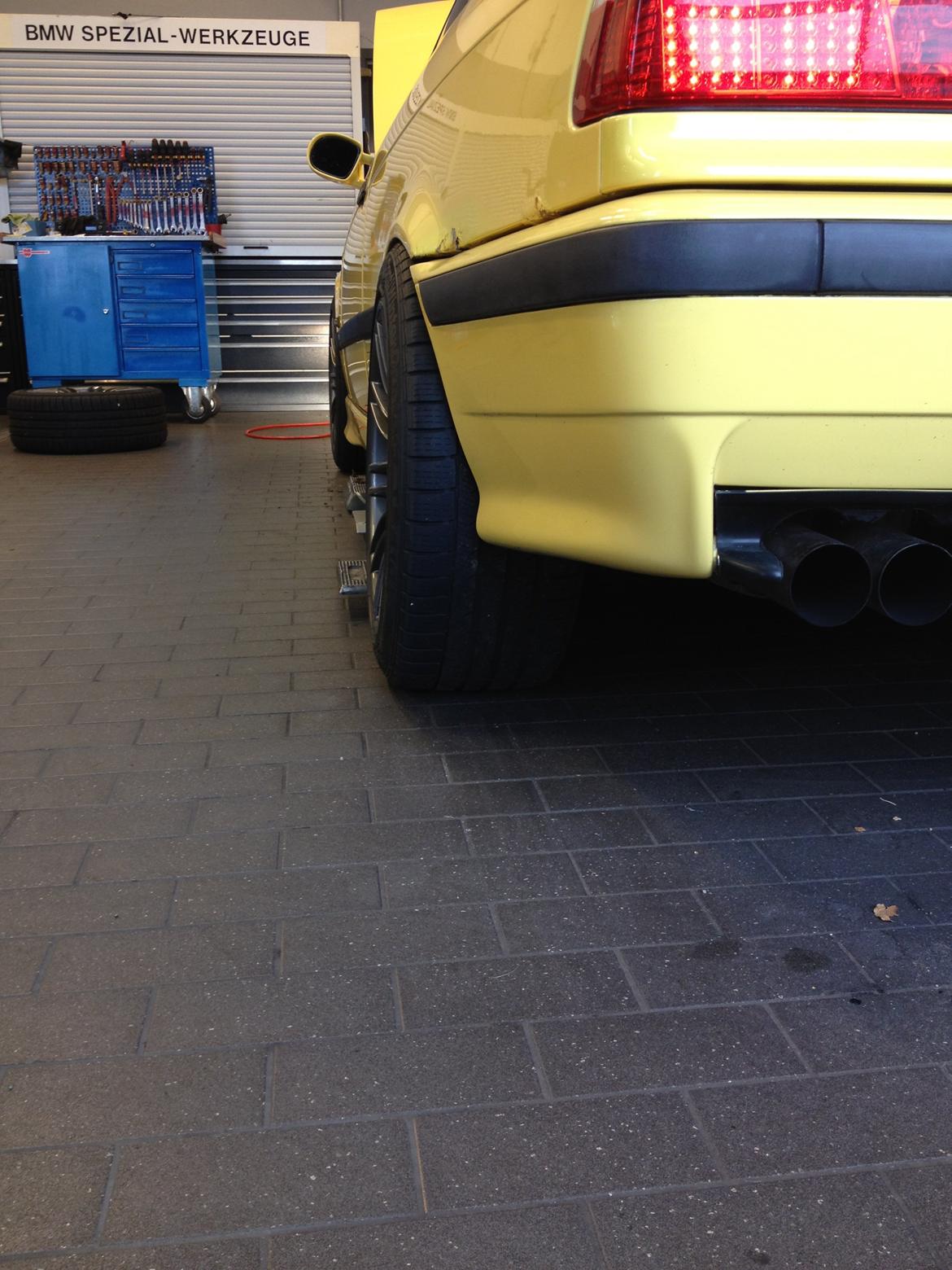 BMW E36 318IS Coupe - Når de 9,5'' er på :) billede 1