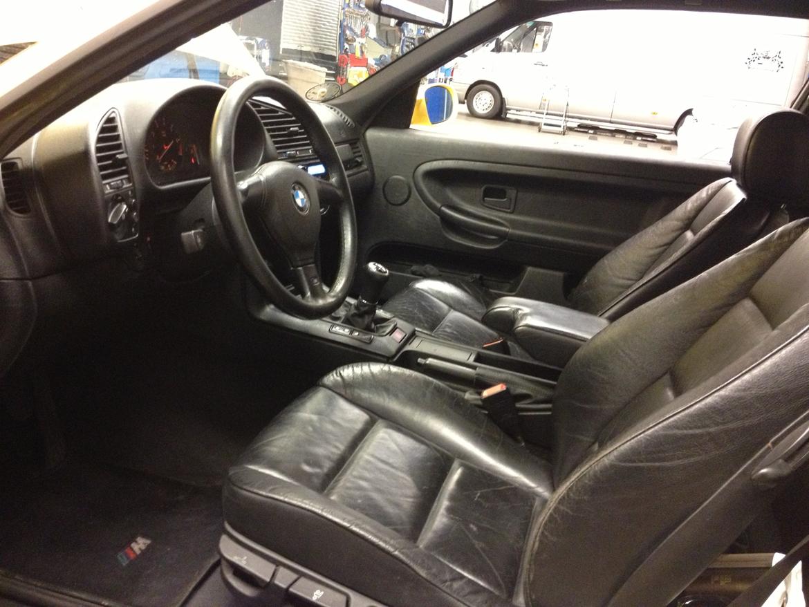 BMW E36 318IS Coupe - Læder stuen :) billede 14