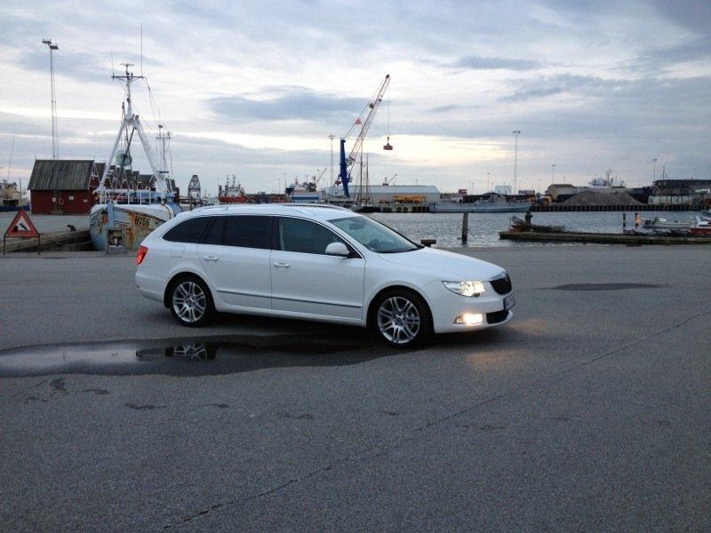 Skoda Superb "SOLGT" - Bilen er lige modtaget fra forhandleren. billede 2