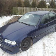BMW E36 320i