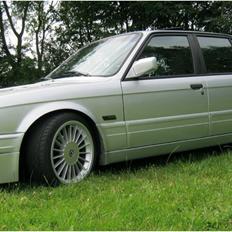 BMW E30 325i M-tech II