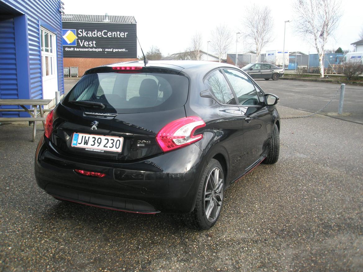 Peugeot 208 1,6 e-HDI Active (tidl. bil) billede 2