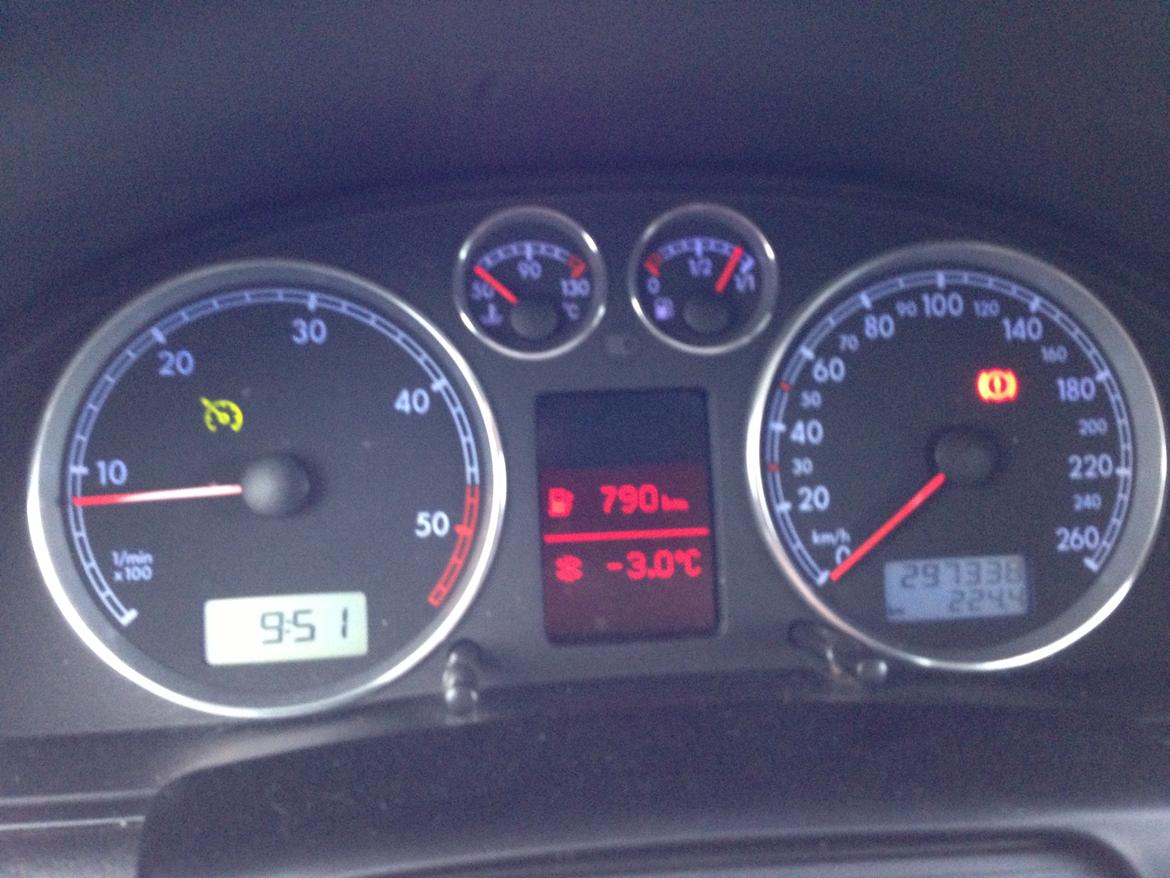 VW Passat 1.9 TDI 130 Hk Variant - Spinder stadig som en mis, med snart 300.000 på klokken billede 8