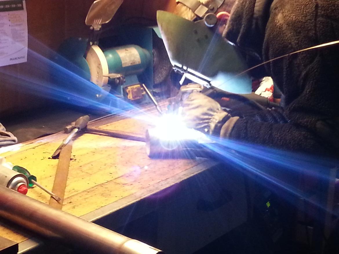 Lotus Super Seven (Replica) - Chres sørger for min vogn hænger sammen. billede 11