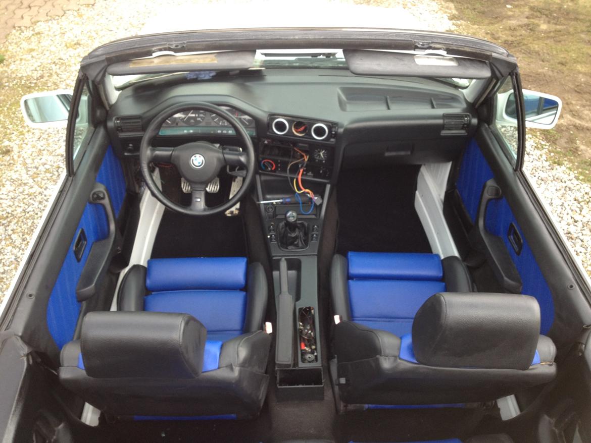 BMW E30 Cabriolet - Hvide sidepaneler ER skiftet til sorte siden billedet blev taget... billede 11