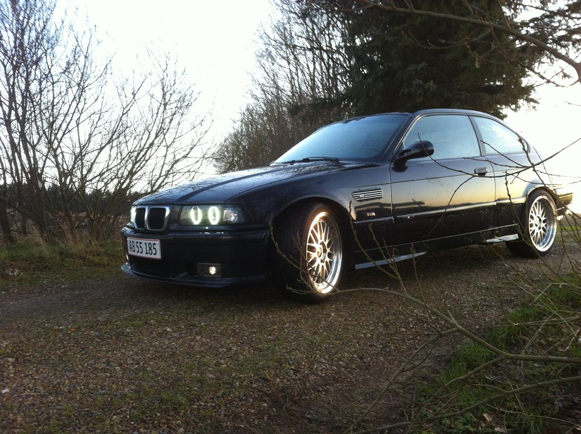BMW E36 318is billede 2