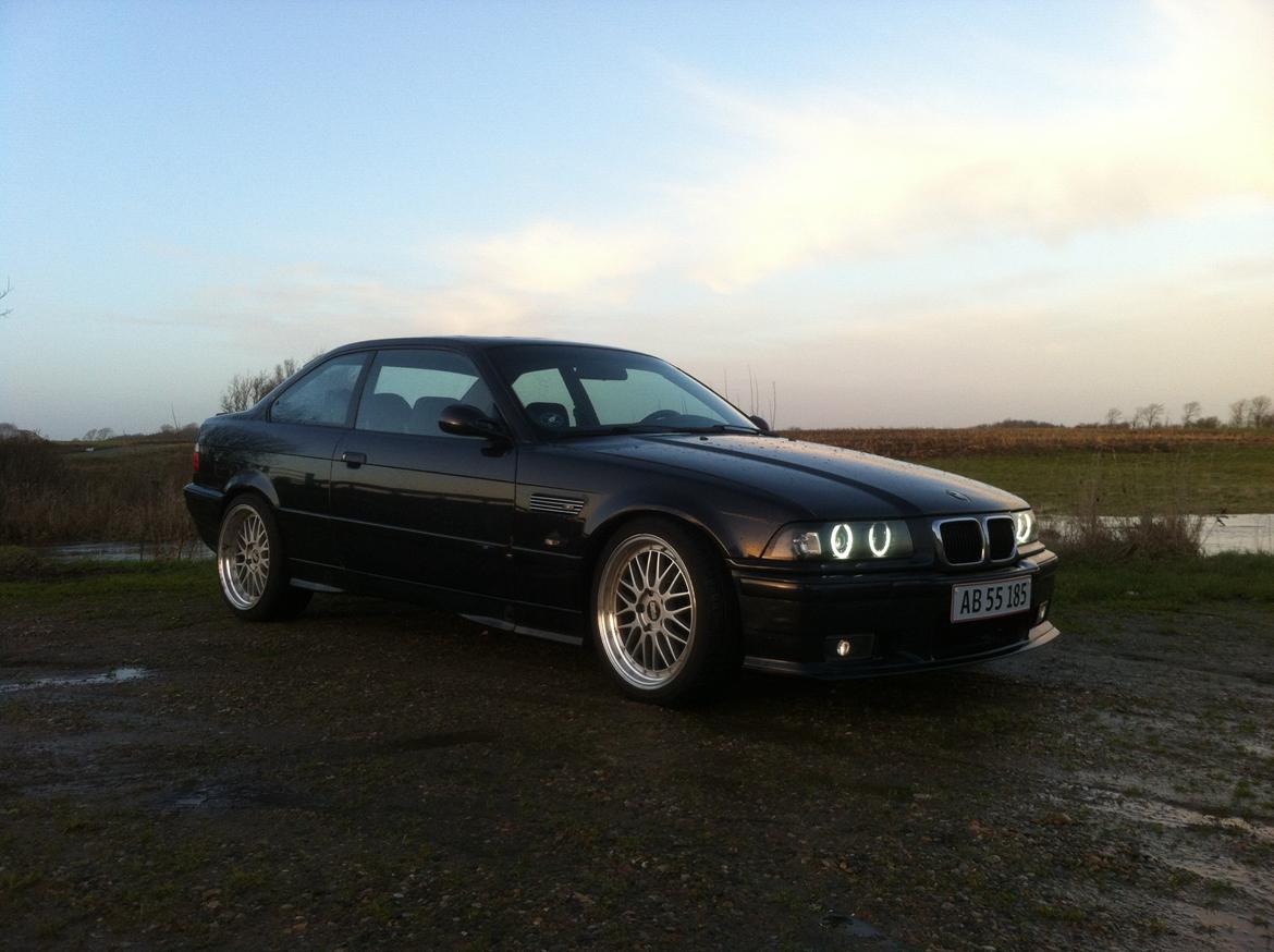 BMW E36 318is billede 1