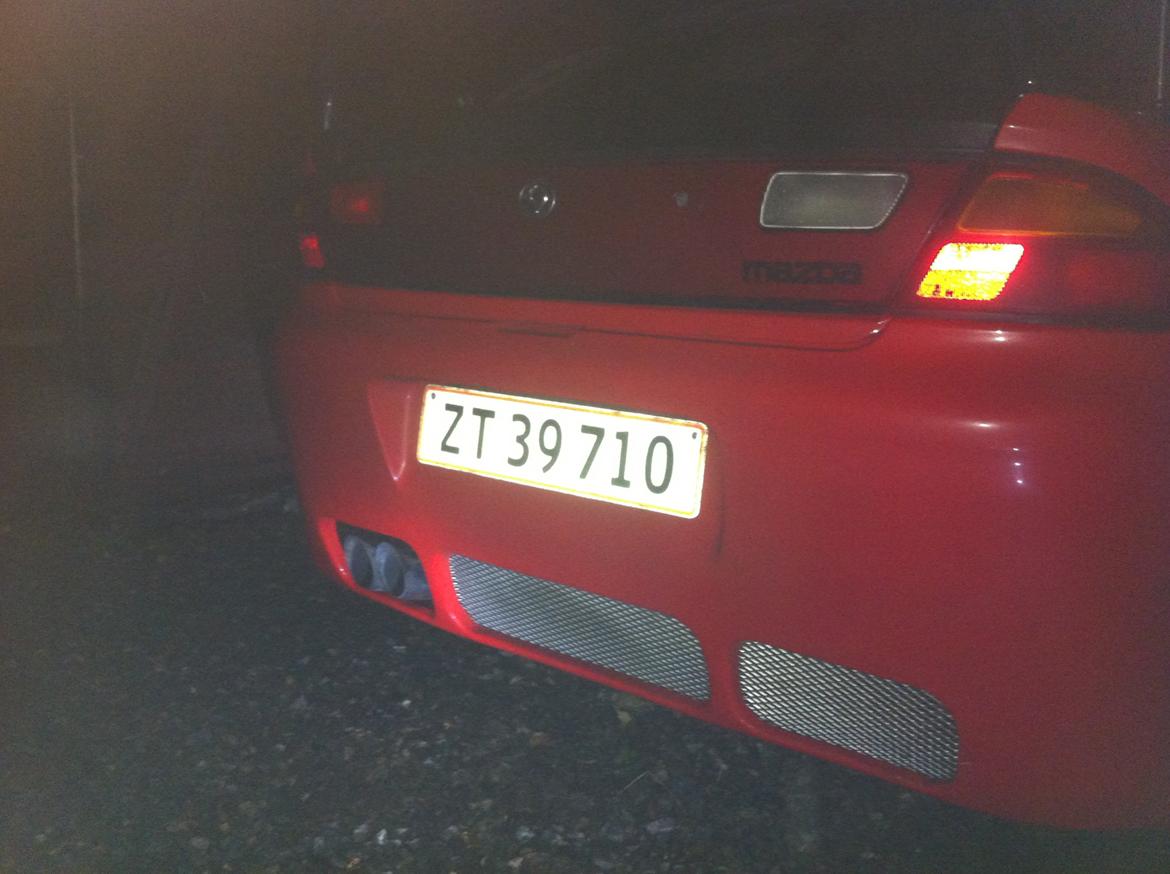 Mazda 323 f ba - rørhalen (gitter er på igen) billede 18