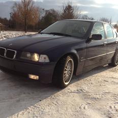BMW E36 320i