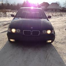 BMW E36 320i