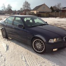 BMW E36 320i