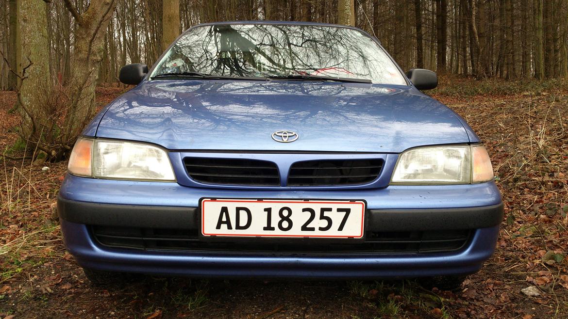 Toyota Carina E billede 1