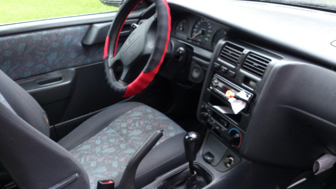 Toyota Carina E billede 12