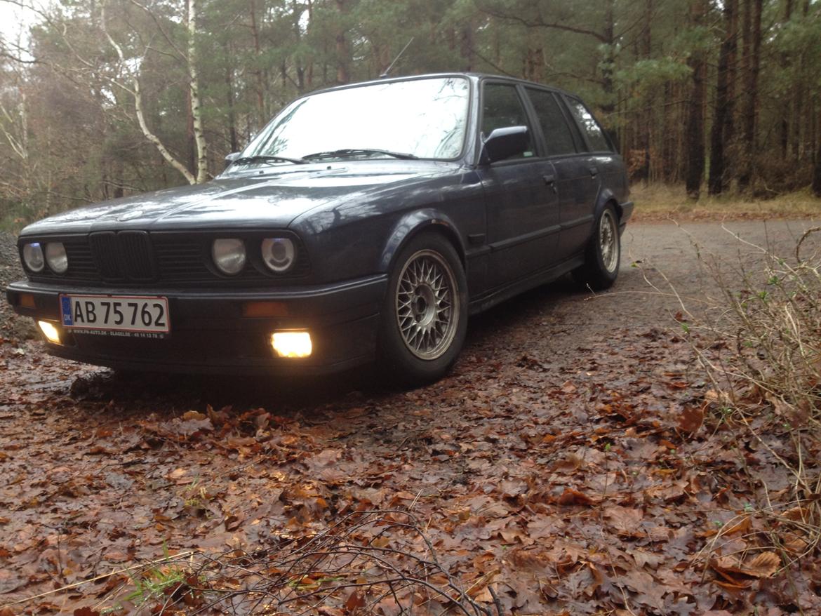 BMW 320i/323i E30 Touring billede 1