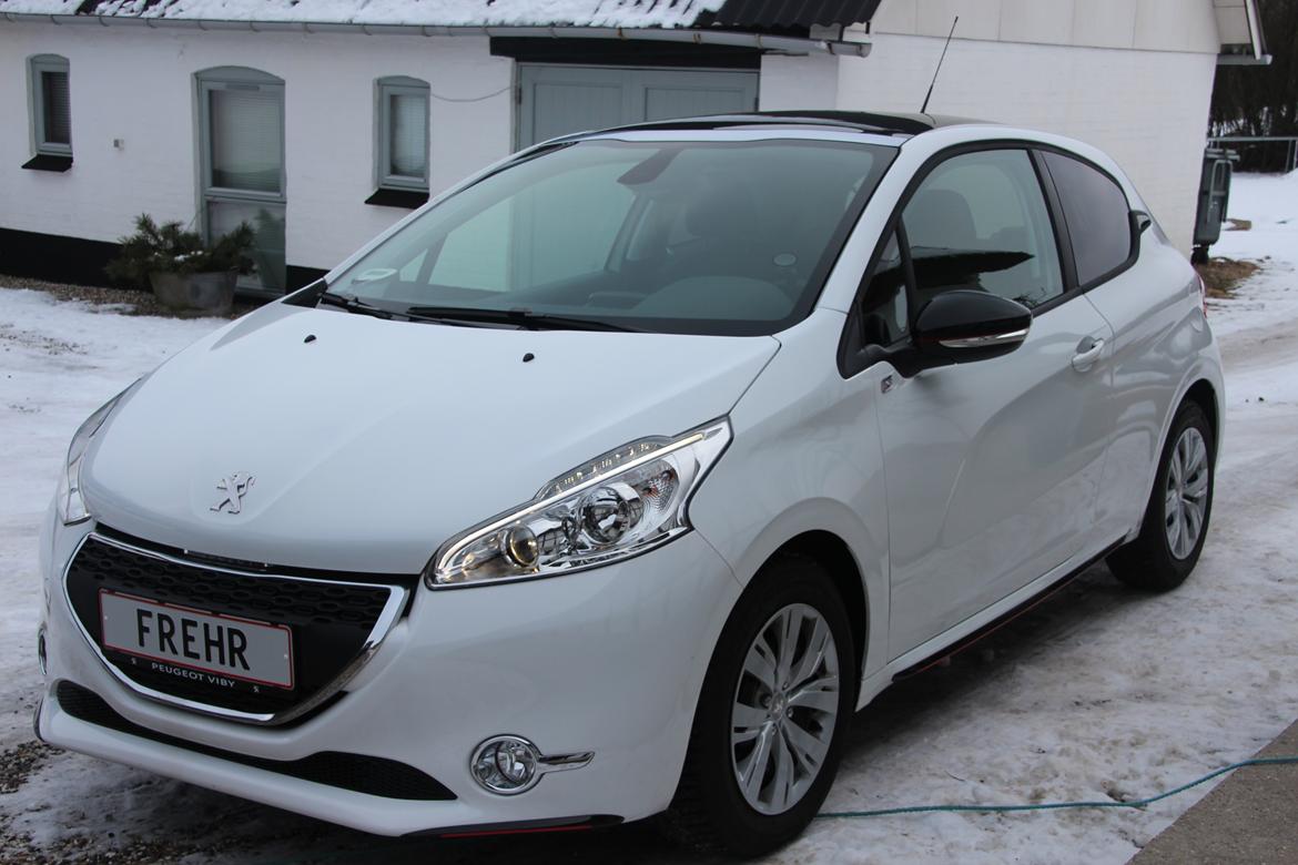 Peugeot 208 billede 1