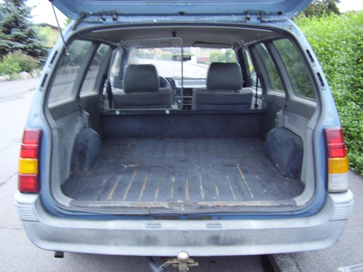 Opel Kadett E van - Endelig en bil med plads til noget i bagagerummet billede 9