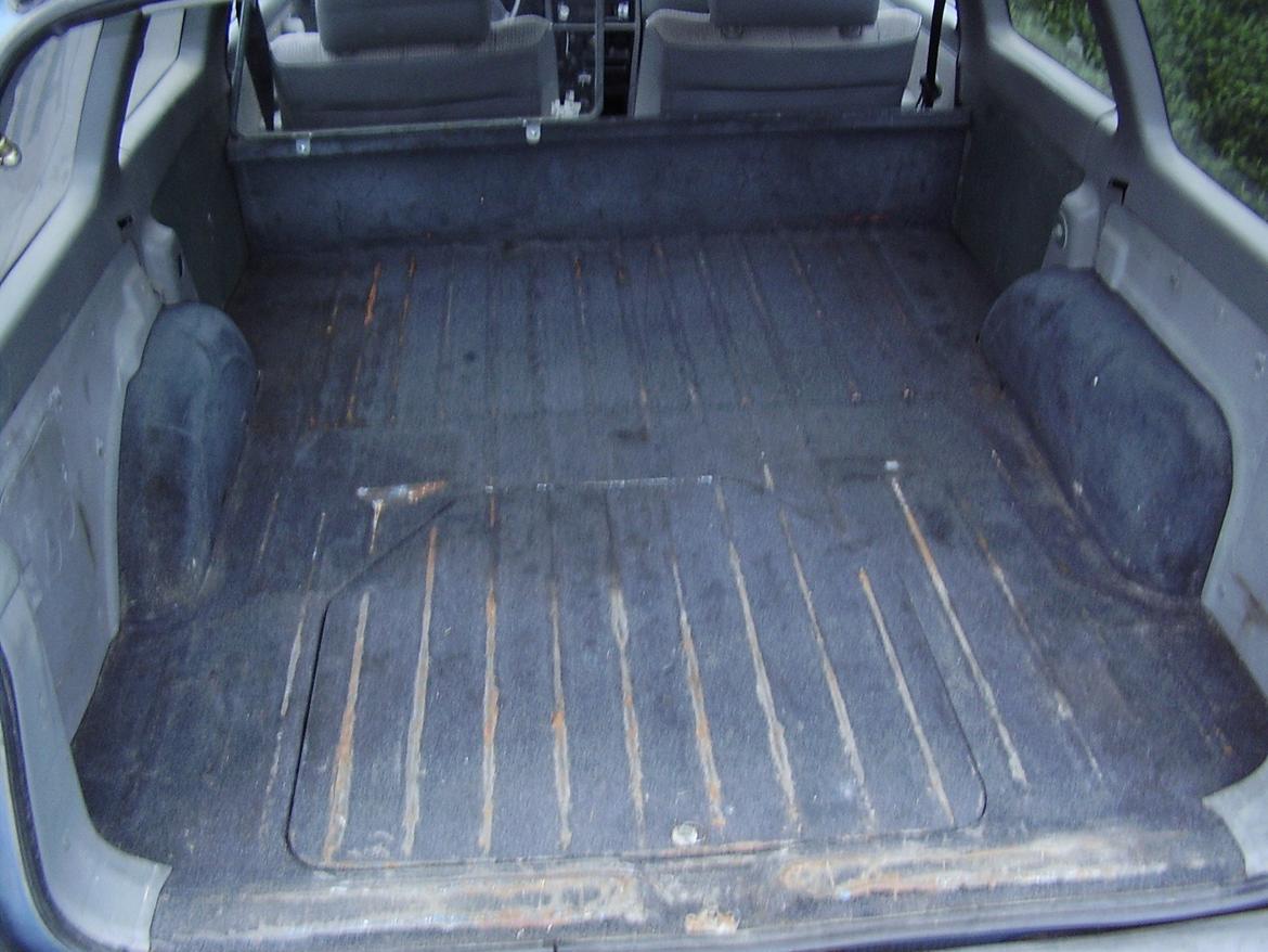 Opel Kadett E van - tæppet er lidt slidt men den er jo også 27år billede 10