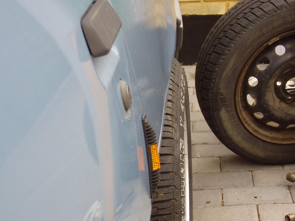 Opel Kadett E van - det er tæt på den går, men de kommer ikke på før jeg har fået brædere skærmepå den billede 13