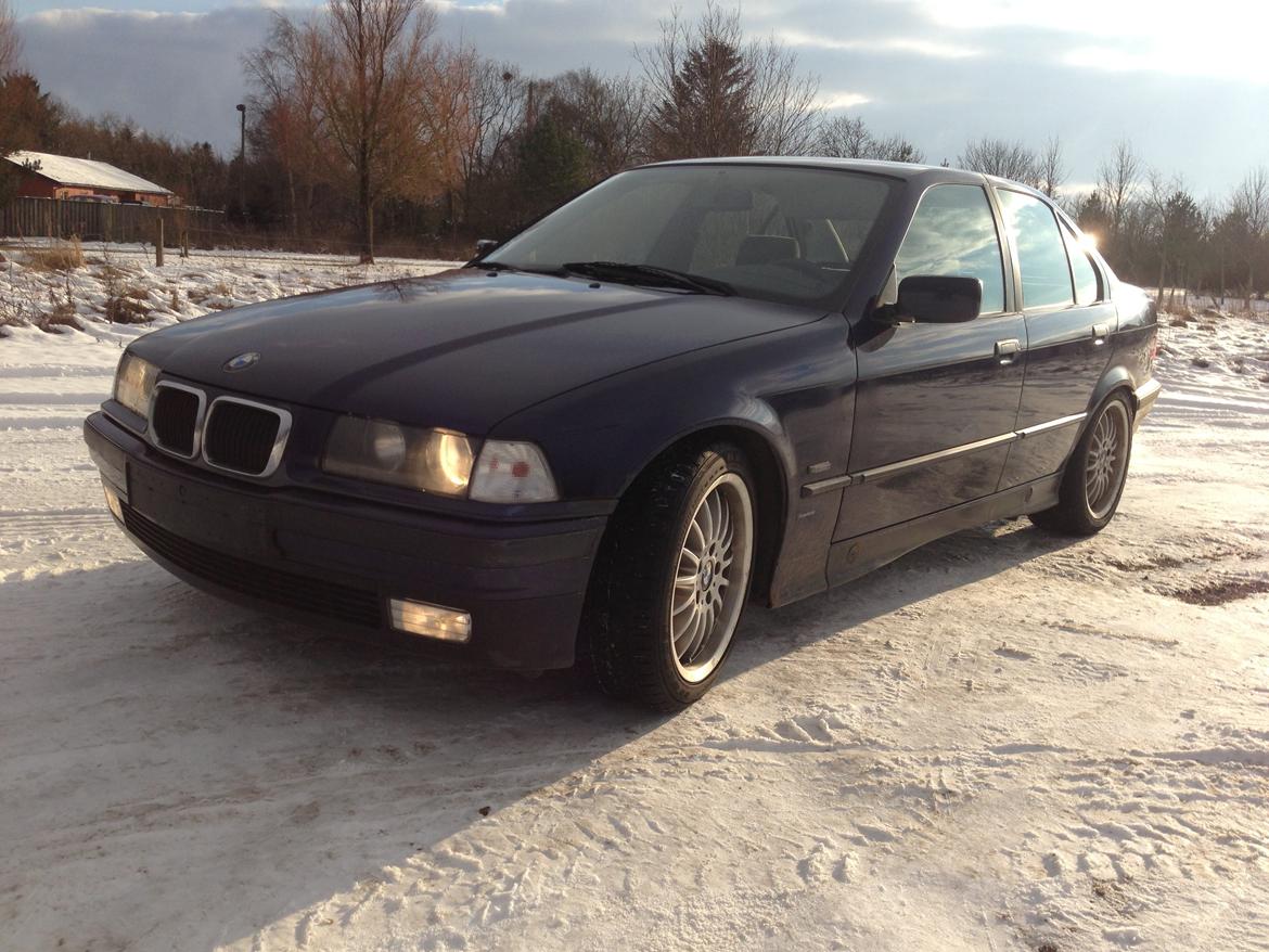 BMW E36 320i billede 1