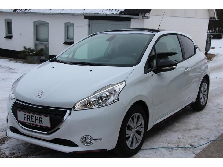 Peugeot 208 billede 1