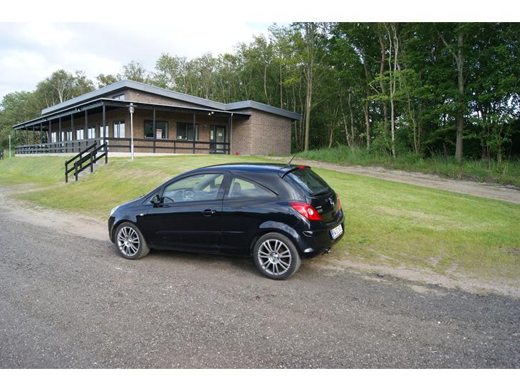 {{currentPhoto.altText}} billede {{currentPhoto.number}}