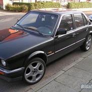BMW 320i 4-dørs (SOLGT)