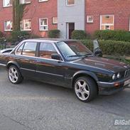 BMW 320i 4-dørs (SOLGT)