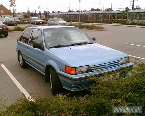 Nissan Sunny 1,6 SLX billede 10