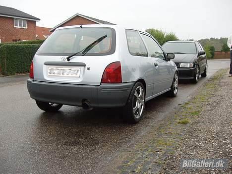 Toyota Starlet Solgt... - indfarvet baglygter billede 5