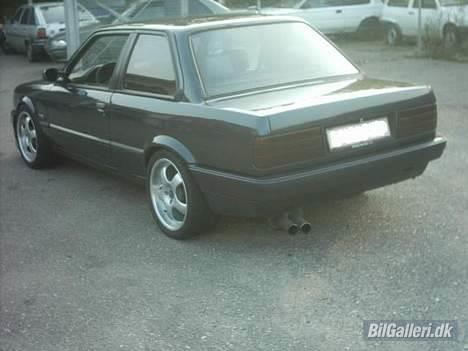 BMW 316/320 I (til salg) billede 4