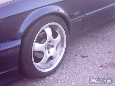 BMW 316/320 I (til salg) billede 7