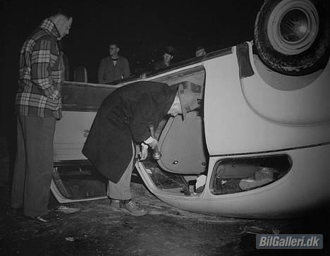 Chevrolet Stylemaster Sports Coupé - Så må man lære at køre ordentligt!! :-S Billede fra ca 1955 billede 18