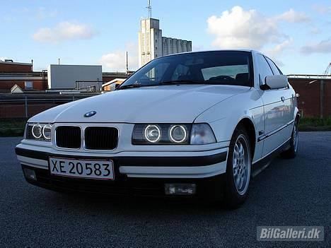 BMW 318i billede 2