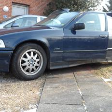 BMW e36 320