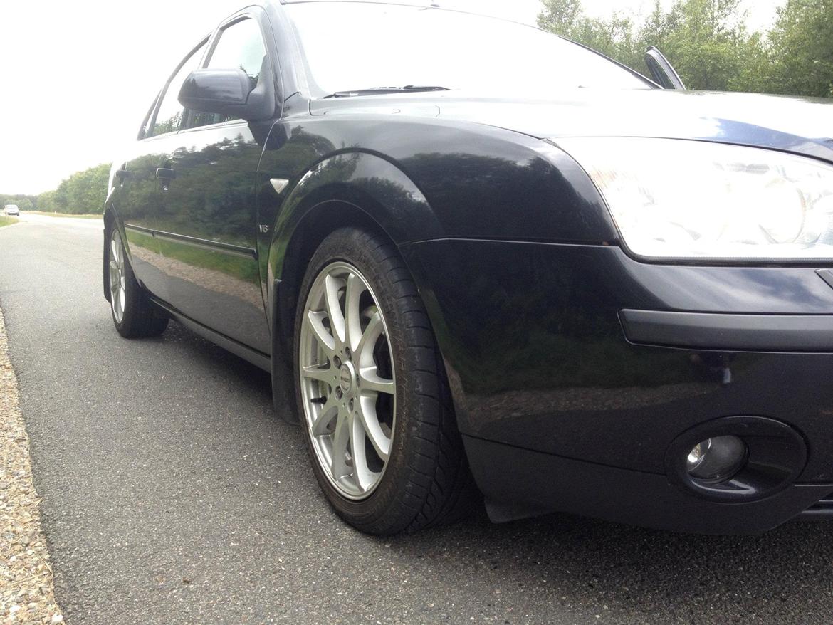 Ford Mondeo V6 Ghia billede 1