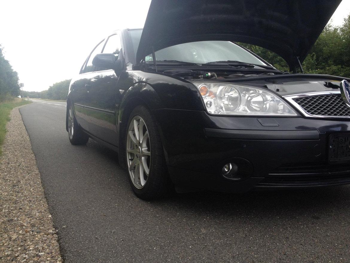 Ford Mondeo V6 Ghia billede 8