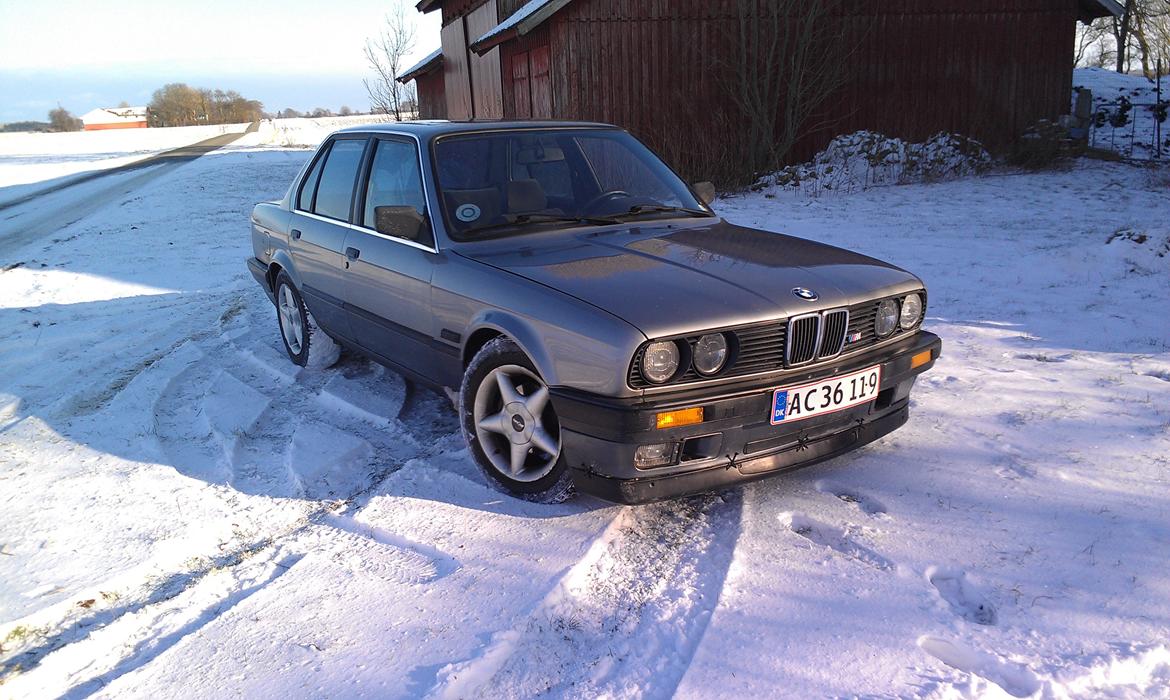 BMW E30 320i billede 6