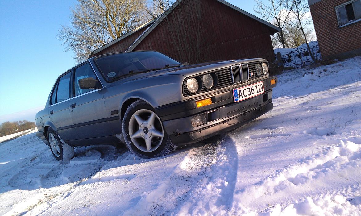 BMW E30 320i billede 9