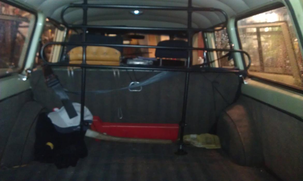 Volvo Amazon P2234VF "Herregård" - Ingen læssekanter! Læg bagsædet ned, det er i plan og bagklappen lægger si i samme plan. Sovelængde: 182 cm billede 7