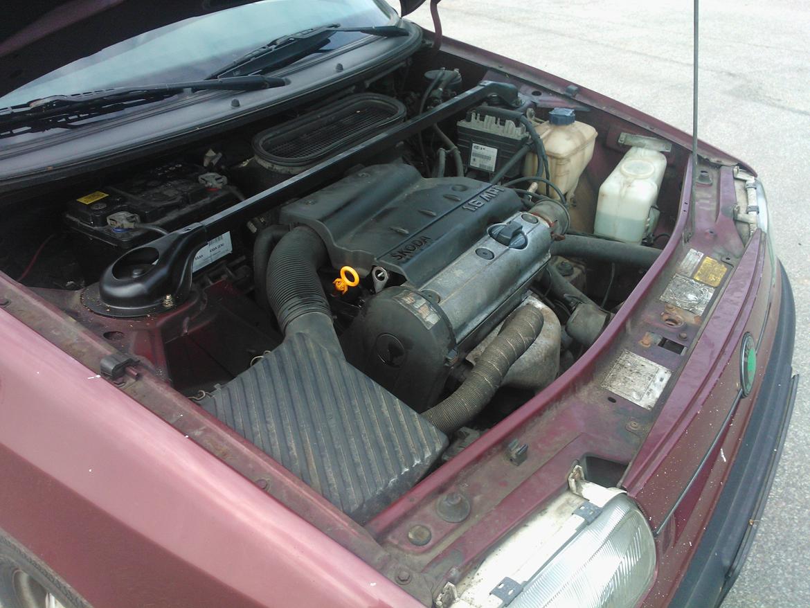 Skoda Felicia - Stadig  samme motor og motorum

der kommer nye billeder muligvis senere idag billede 8