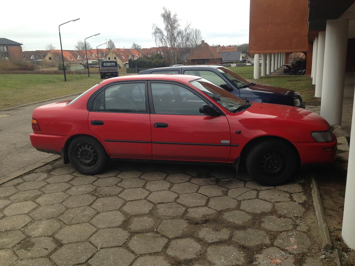 Toyota Corolla e10 sedan billede 20