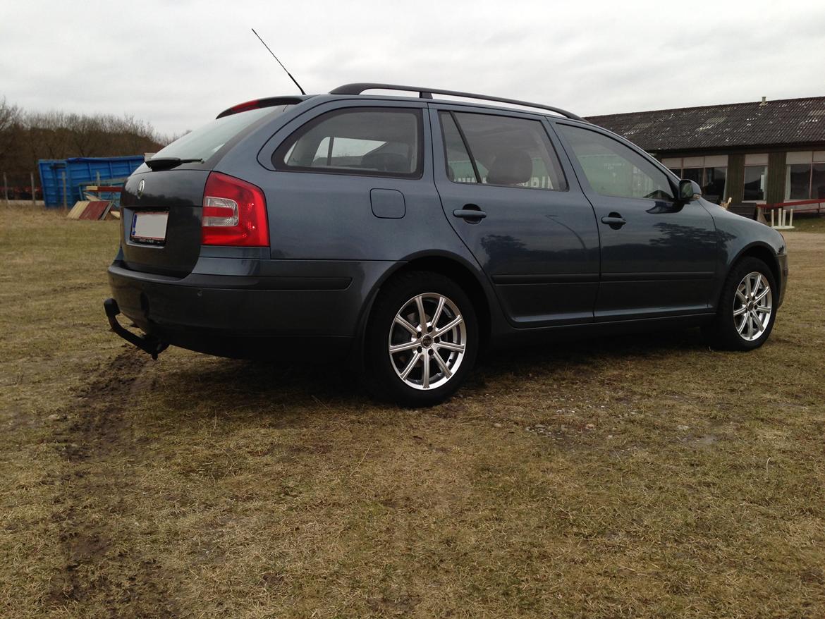 Skoda Octavia 2.0 TDI Elegance Plus Combi billede 8