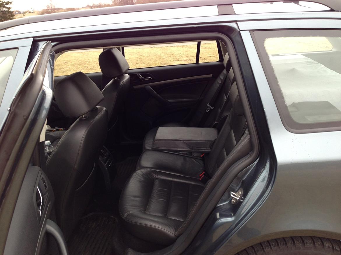 Skoda Octavia 2.0 TDI Elegance Plus Combi billede 11