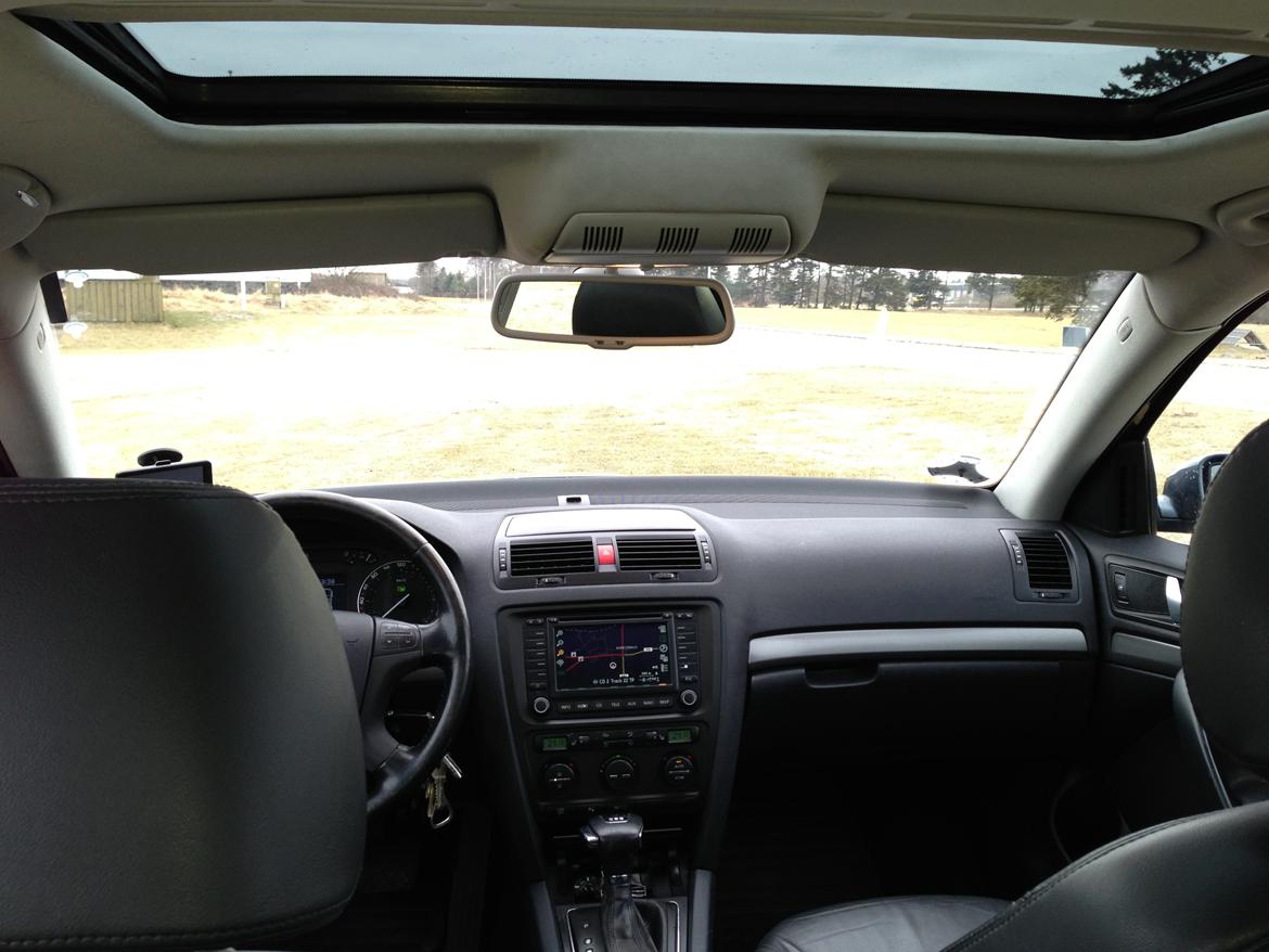 Skoda Octavia 2.0 TDI Elegance Plus Combi billede 14