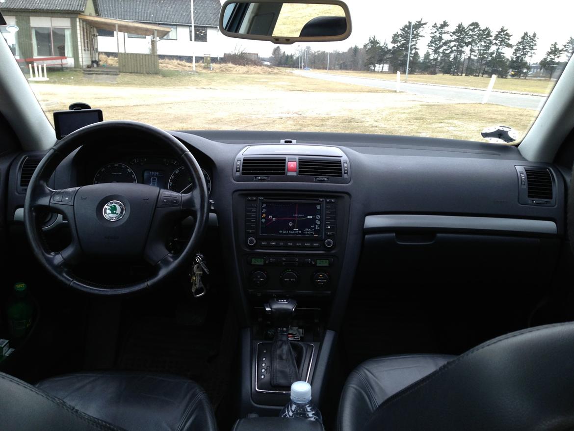 Skoda Octavia 2.0 TDI Elegance Plus Combi billede 15
