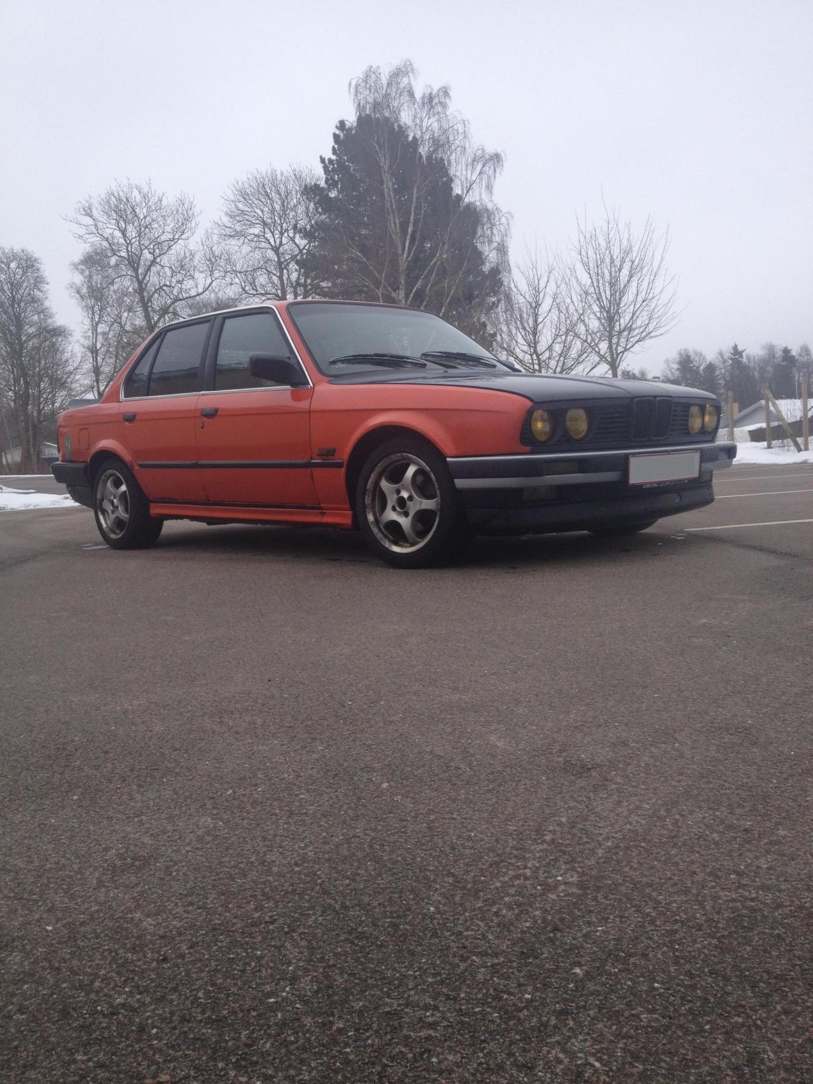 BMW E30 billede 1